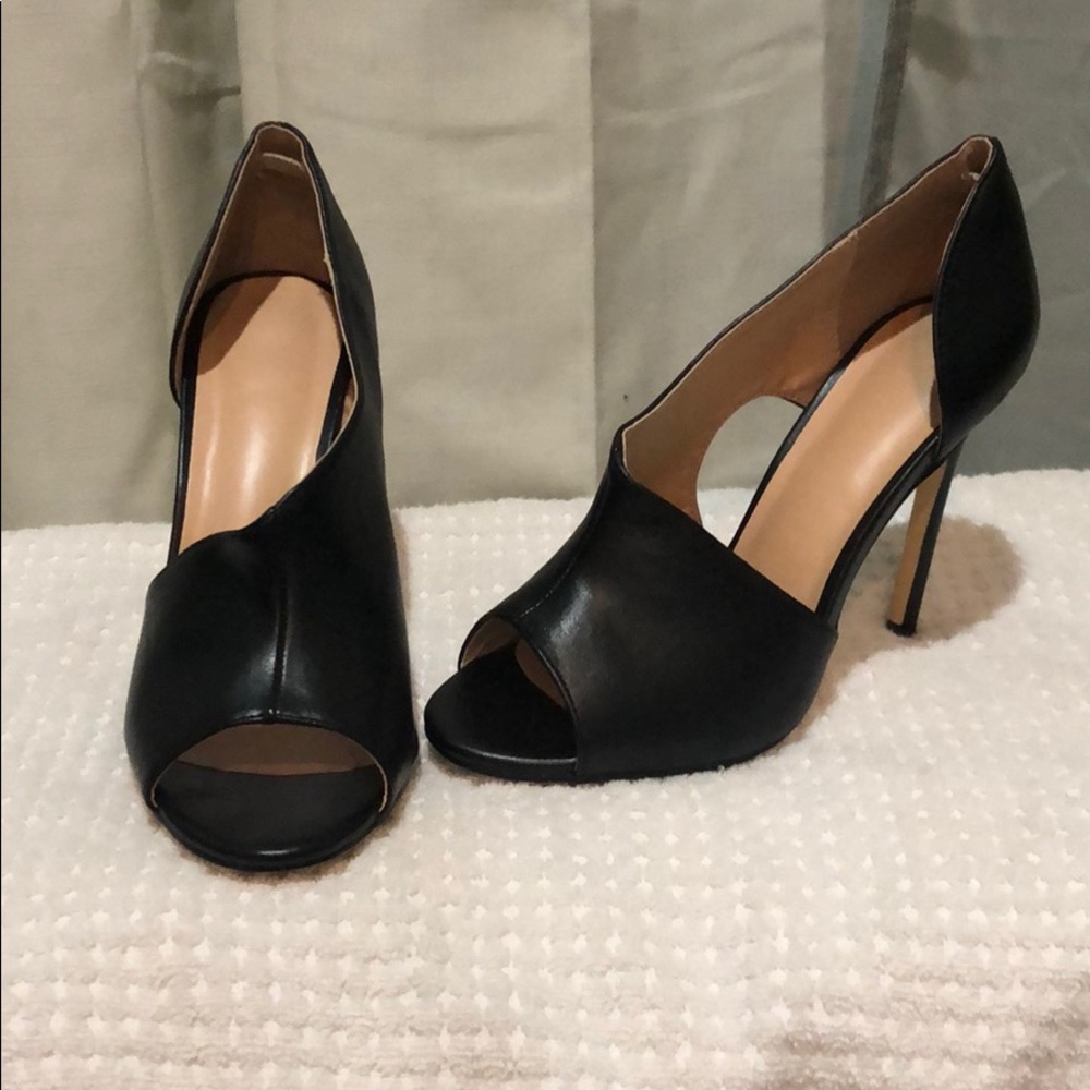 *BRAND NEW* Black peep toe heels